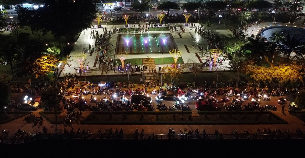 Công viên Vĩnh Long - Khu vui chơi vào đêm