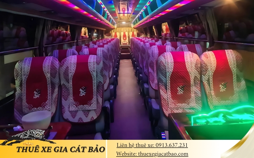 noi that ben trong xe universe 45 cho