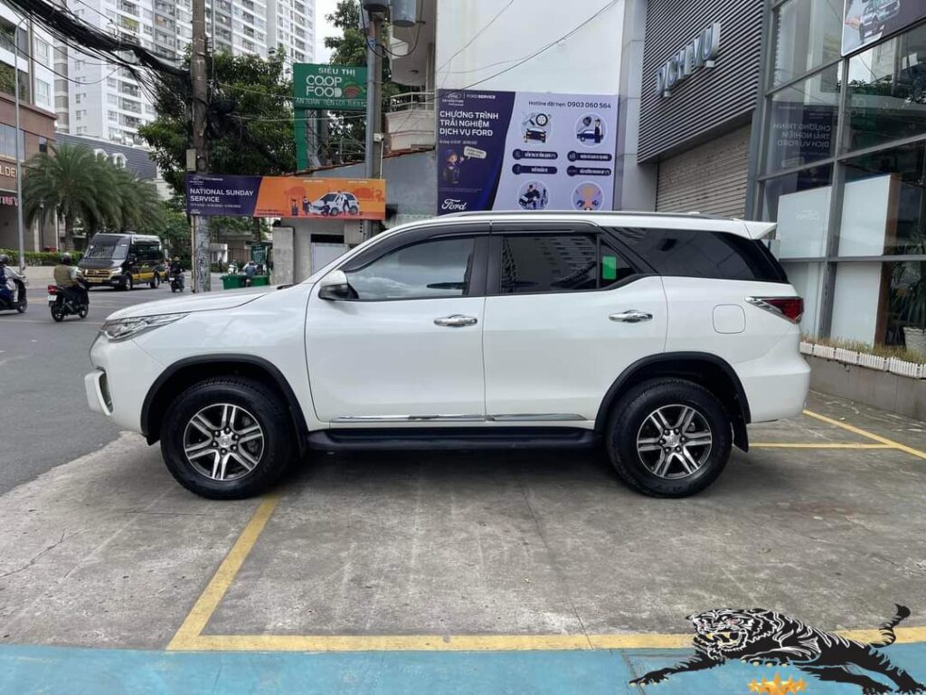 cho-thue-xe-fortuner