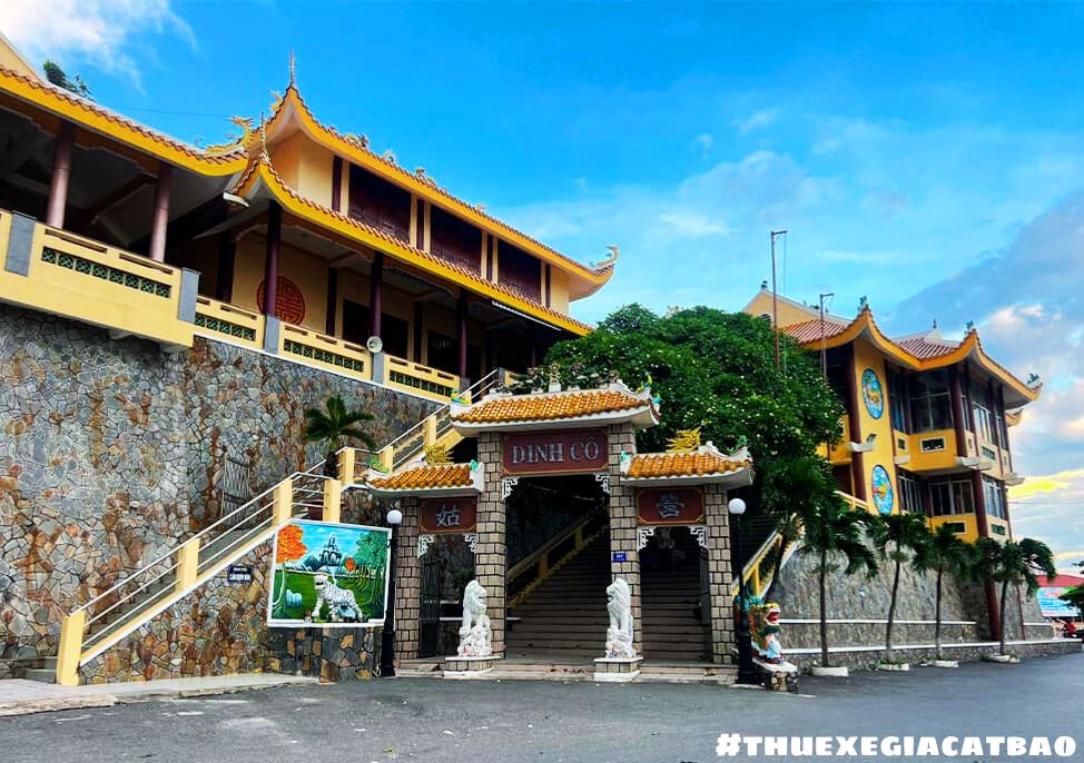 Miếu Dinh Cô - Một địa điểm tham quan tâm linh khi đến Hồ Tràm không thể bỏ qua